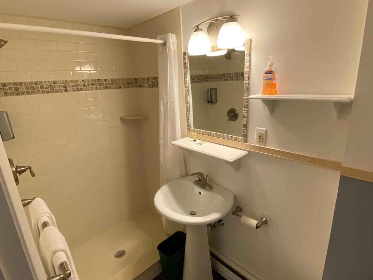 Bromley View Inn Bondville Eksteriør bilde
