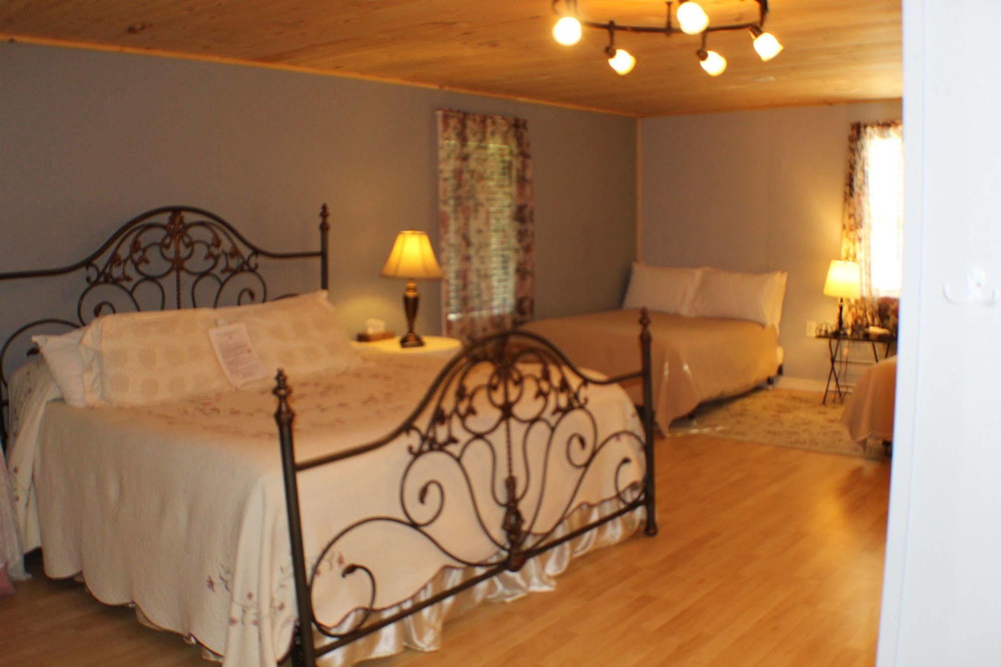Bromley View Inn Bondville Eksteriør bilde